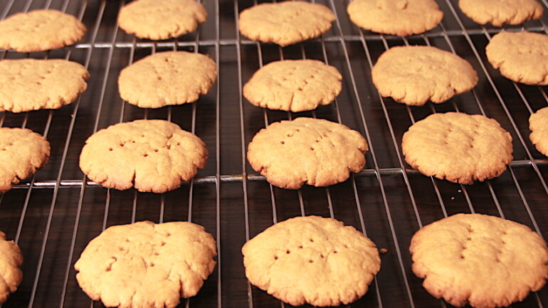 Eggless Peanut Butter Cookies