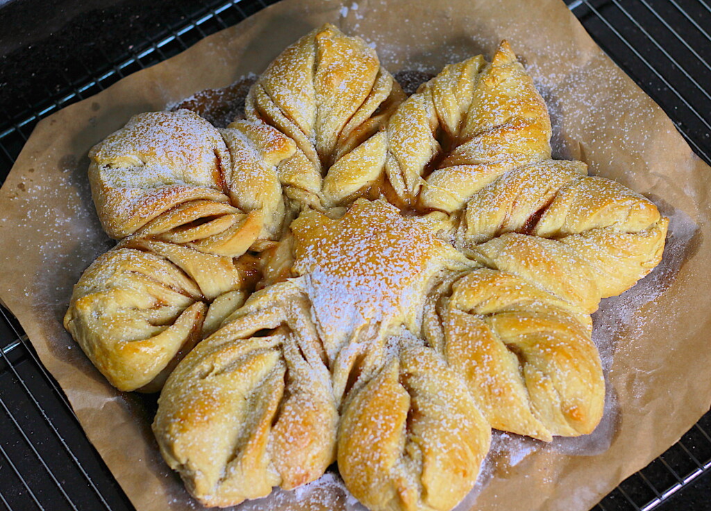 How to Make Christmas Star Bread, Recipes by Dolapo Grey