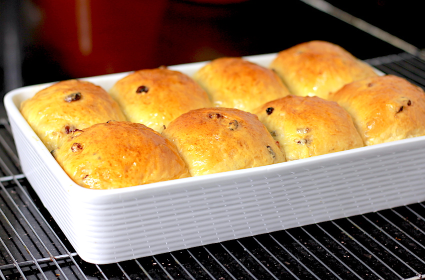 Easy Buttery Raisins Bread rolls Recipe, Recipes by Dolapo Grey